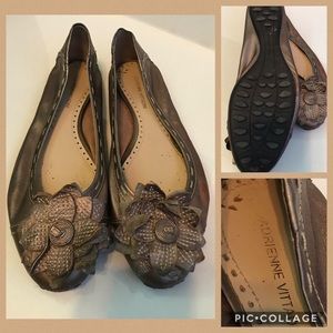 Adrienne Vittadini Gold Flats Sz 9